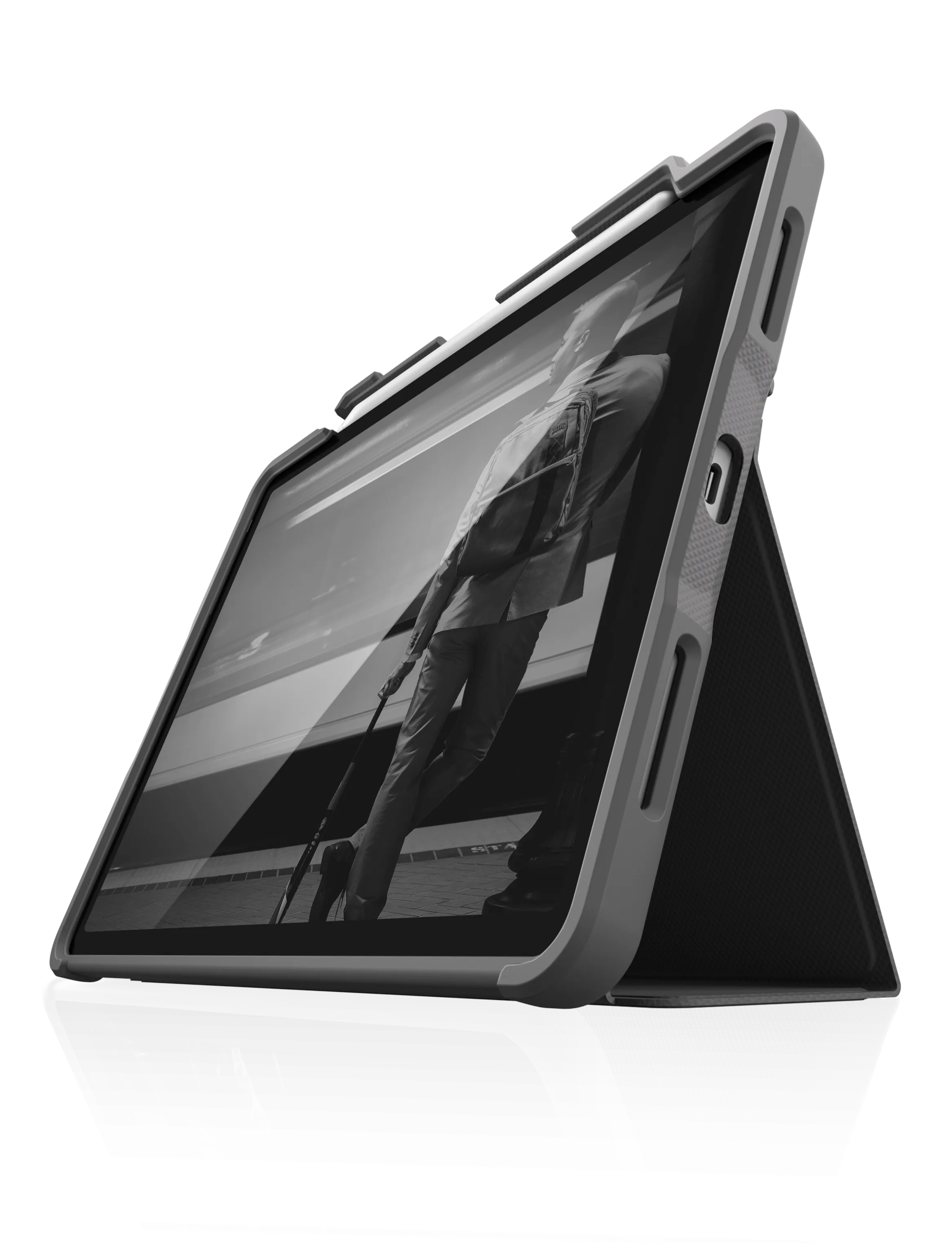 [OPEN BOX] STM Rugged Case Plus iPad Pro 11 (2nd Gen / 1st Gen) - Black